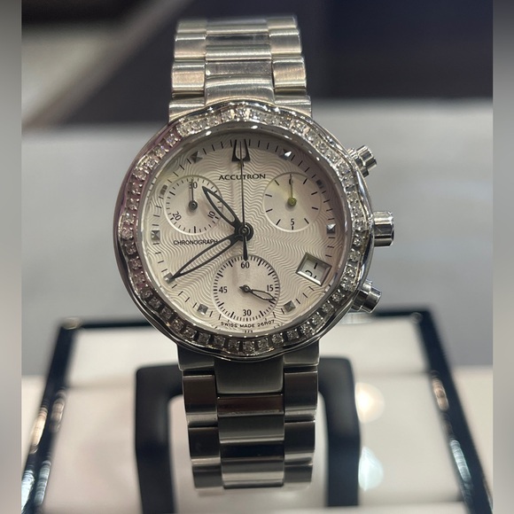 Accutron bulova silver with diamonds. Silver band - Picture 4 of 7